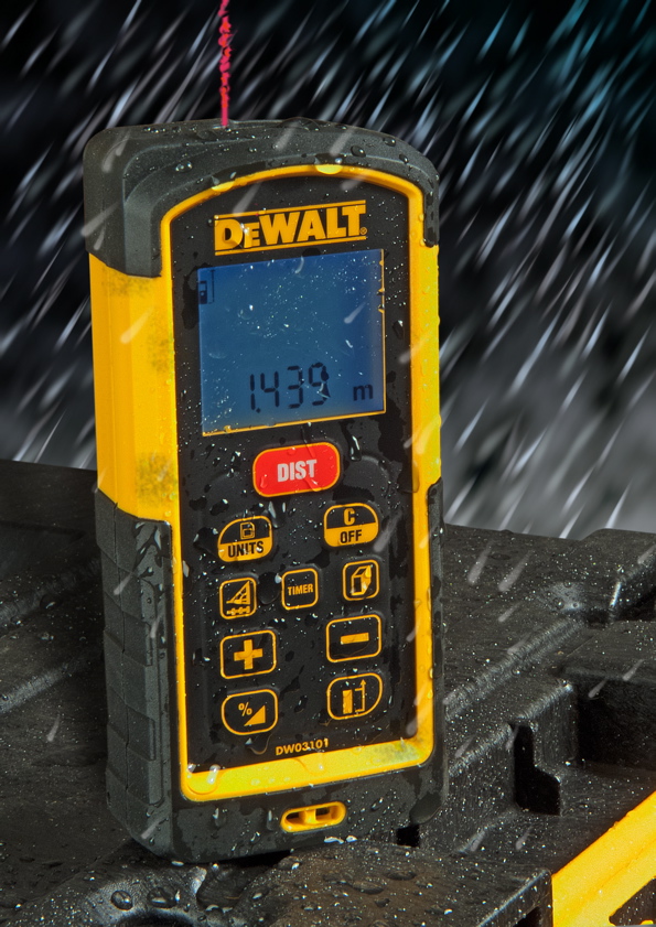 1479930252dewalt-dw03101-laserovy-dalkomer
