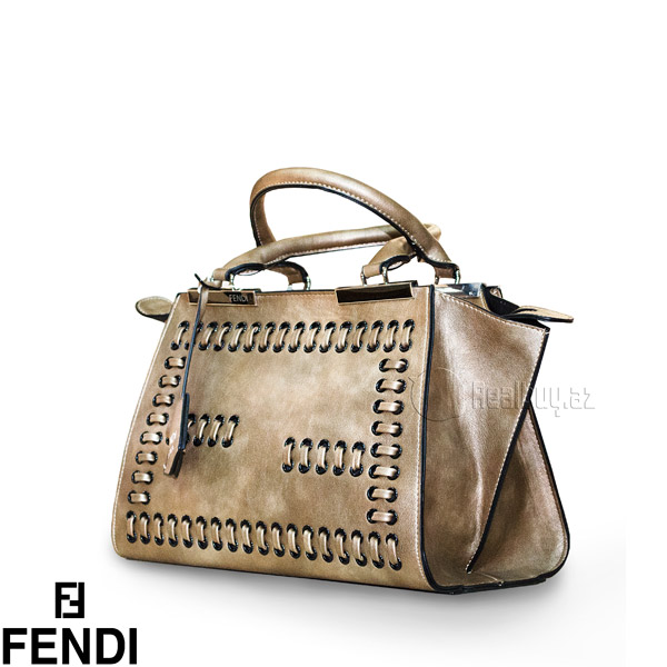 1490726929fendi-sumki
