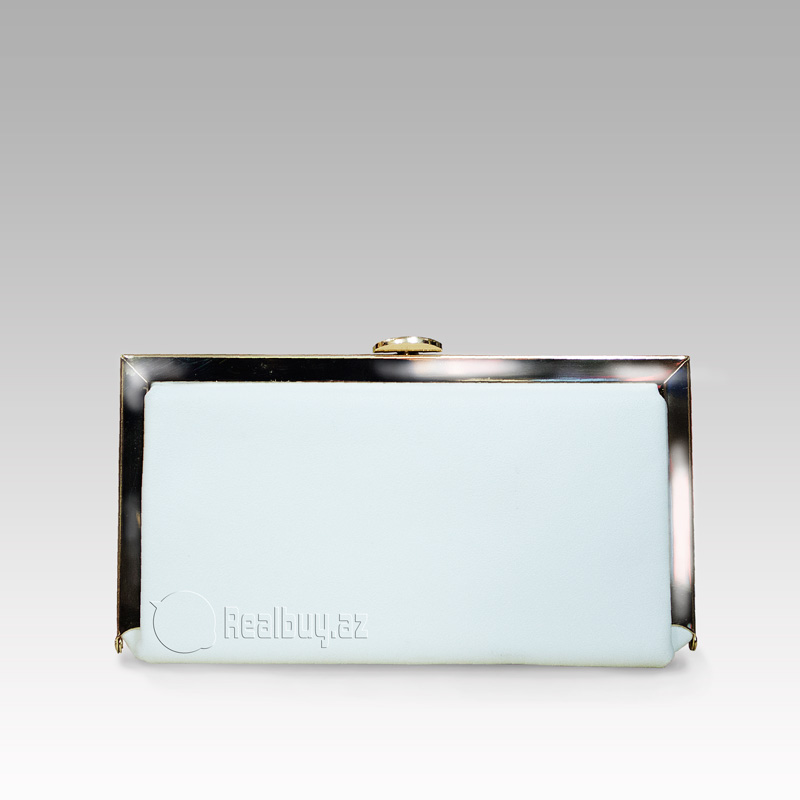 1490895275WOMAN_CLUTCH