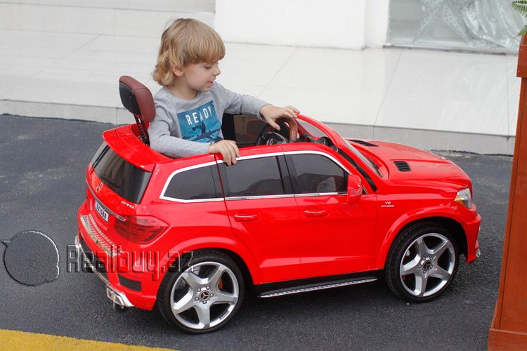 1493843506mercedes_GL63_AMG_SX1588