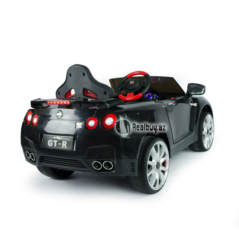 1522250662_nissan_masini_deri_salon