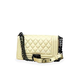 1491333150chanel-ceyin-cantalari